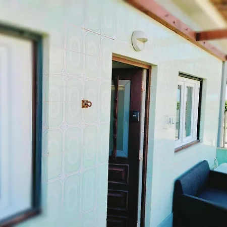 Doris Beach House. Praia .ovar.aveiro בית נופש *