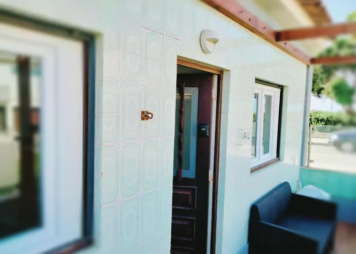 Doris Beach House. Praia .ovar.aveiro בית נופש *